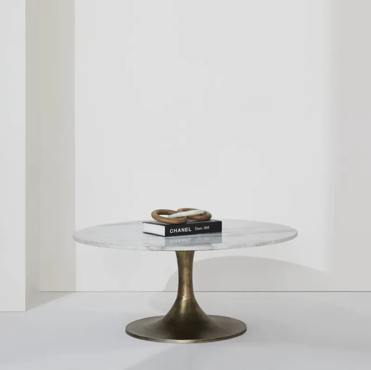 Loveada Round Coffee Table