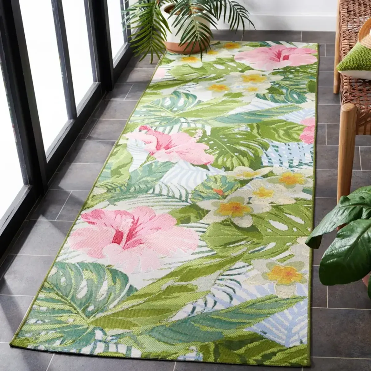 BARBADOS 516 Green 2'-8' X 8' Runner Rug