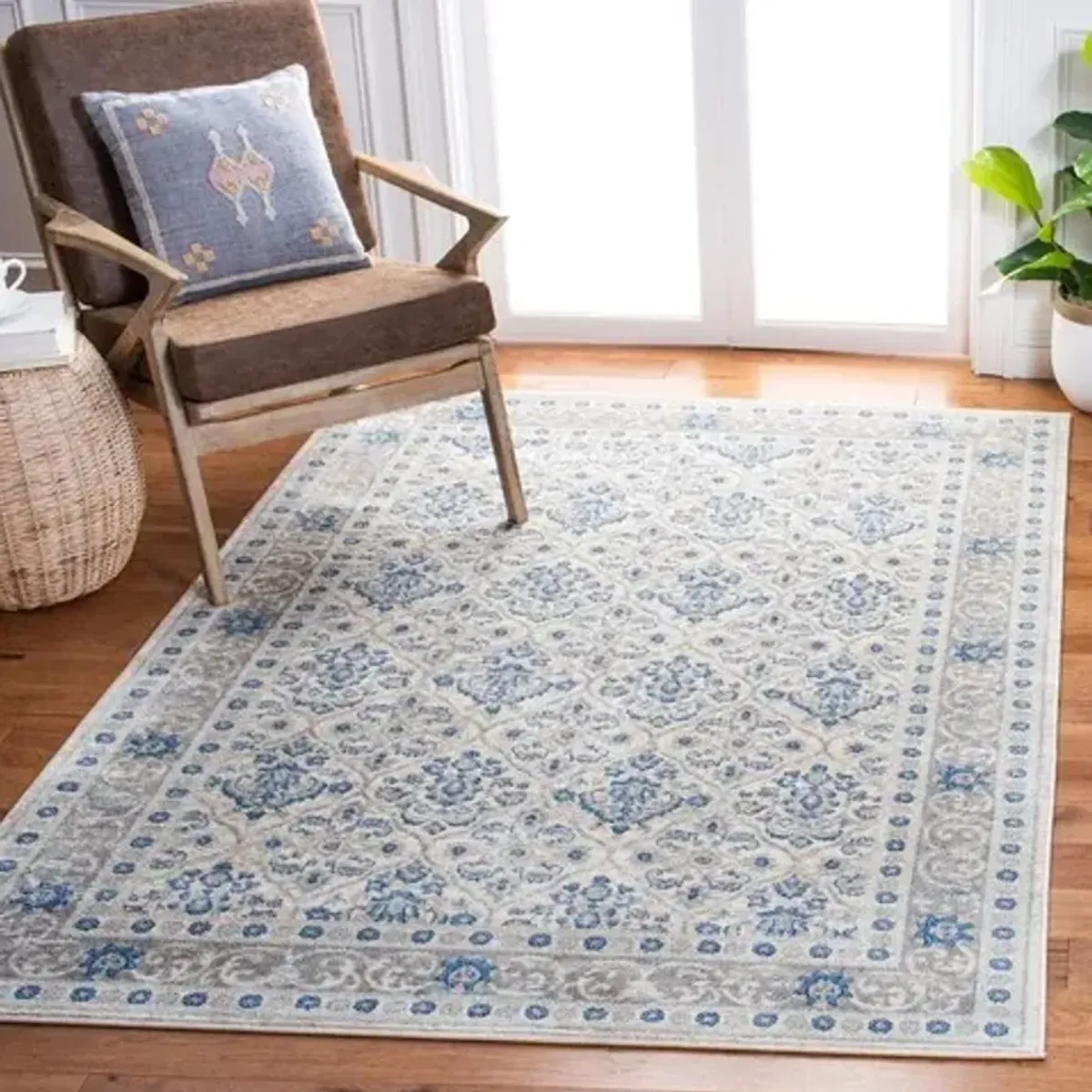 Brentwood 870 Ivory / Blue 4' X 6' Small Rectangle Powerloomed Rug