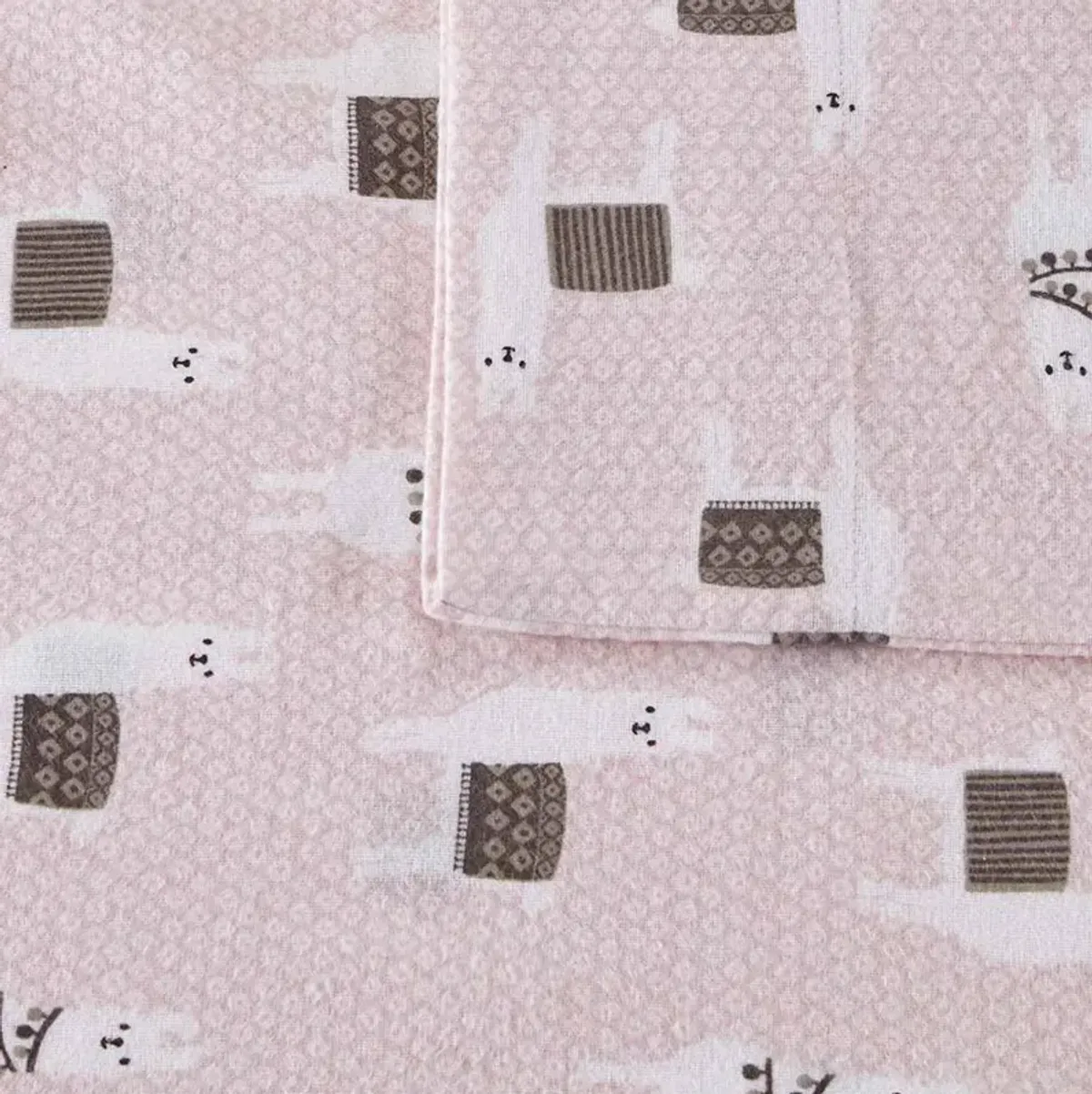 Intelligent Design Cozy Soft Pink Llamas Cotton Flannel Printed Sheet Set