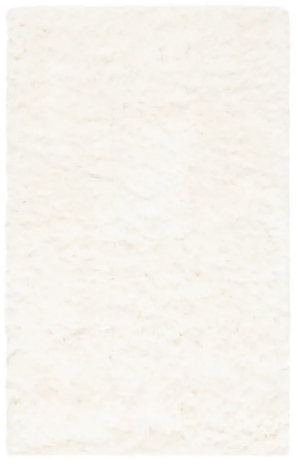 ARCTIC SHAG Beige 2'-6' X 4' Accent Rug