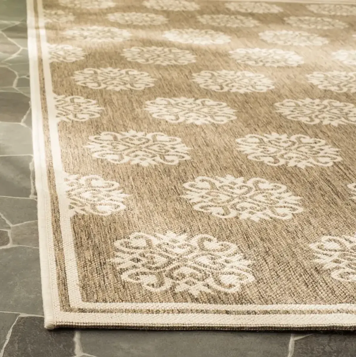 BEACH HOUSE 181 Beige 4' X 4' Round Round Rug