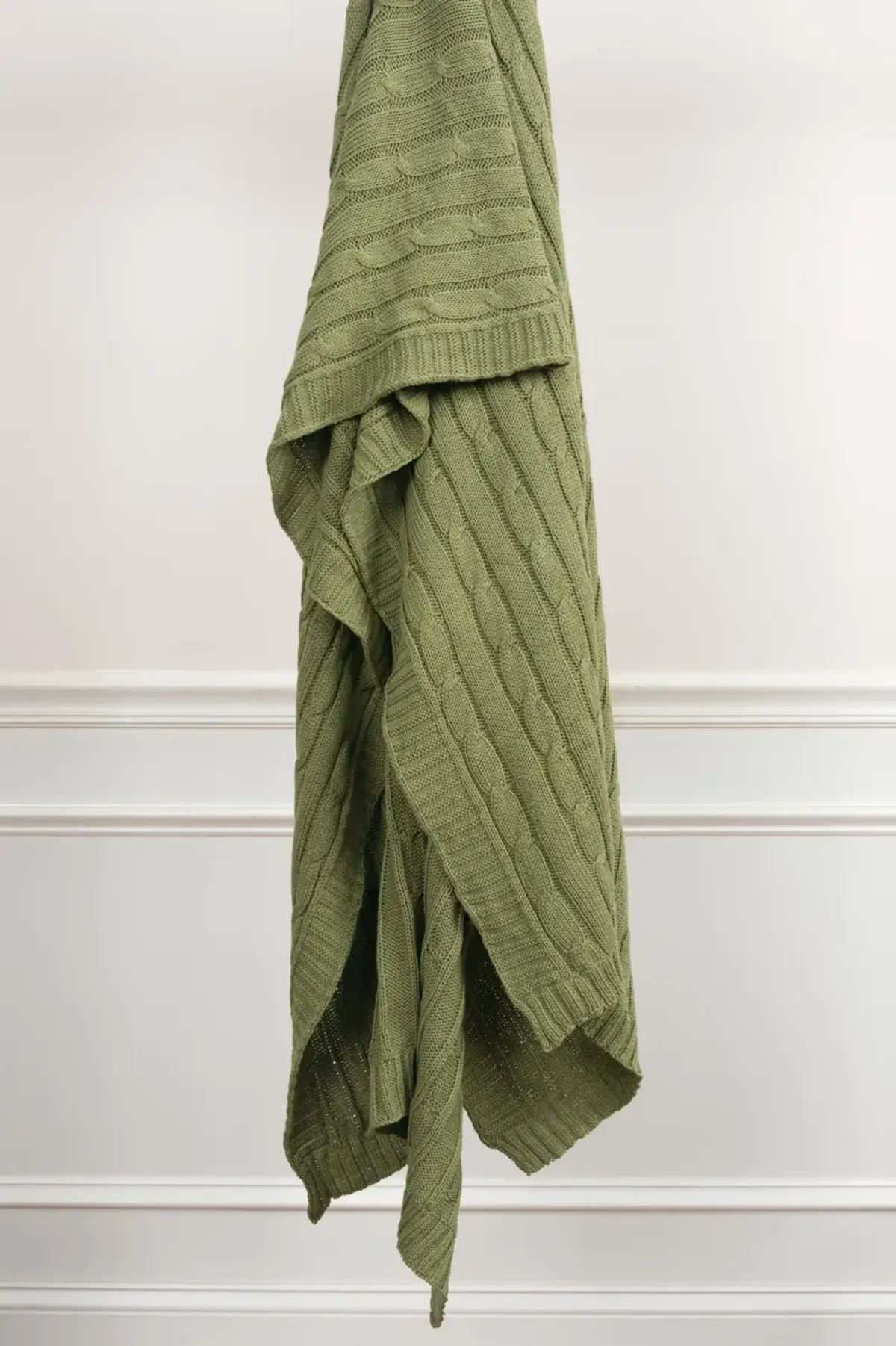 Cable Knit Moss Green Throw