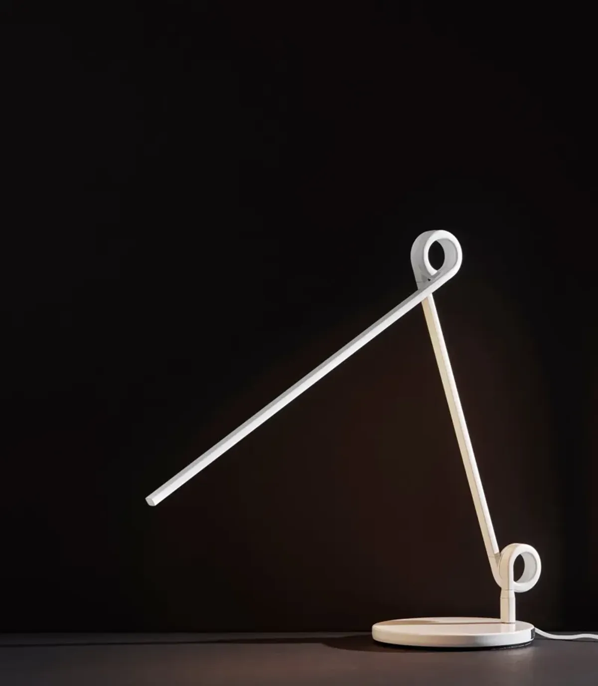 Knot LED Desk Lamp