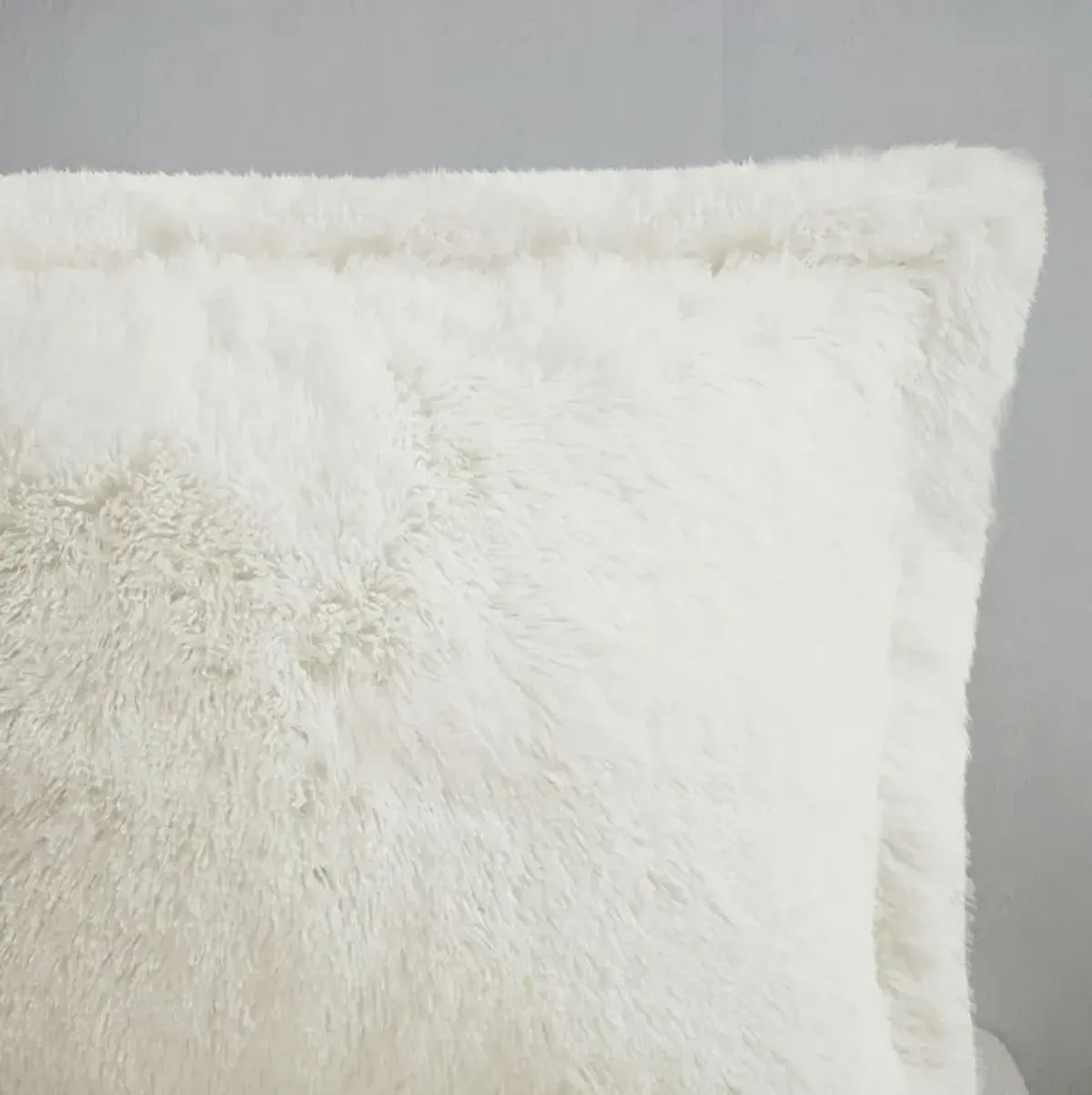 Intelligent Design Malea Ivory Shaggy Fur Duvet Cover Set