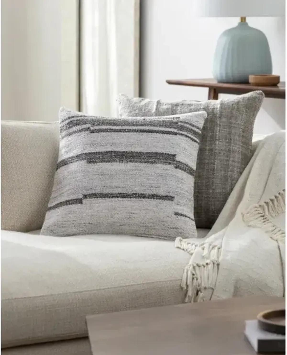 Guinea GUI-001 20"L x 20"W Accent Pillow