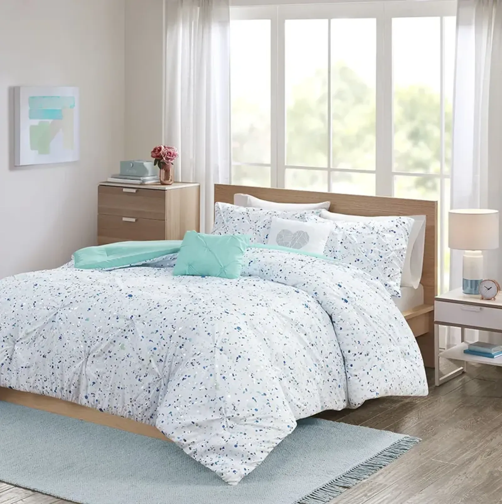 Intelligent Design Abby Aqua blue Metallic Printed and Pintucked Comforter Set