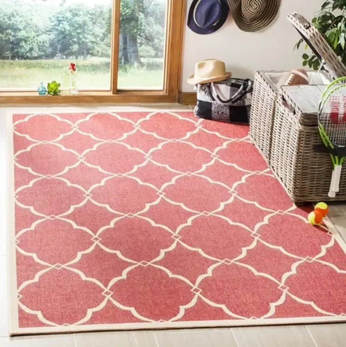 LINDEN 125 Collection LND125Q-6SQ Red / Creme 6'-7" X 6'-7" Square