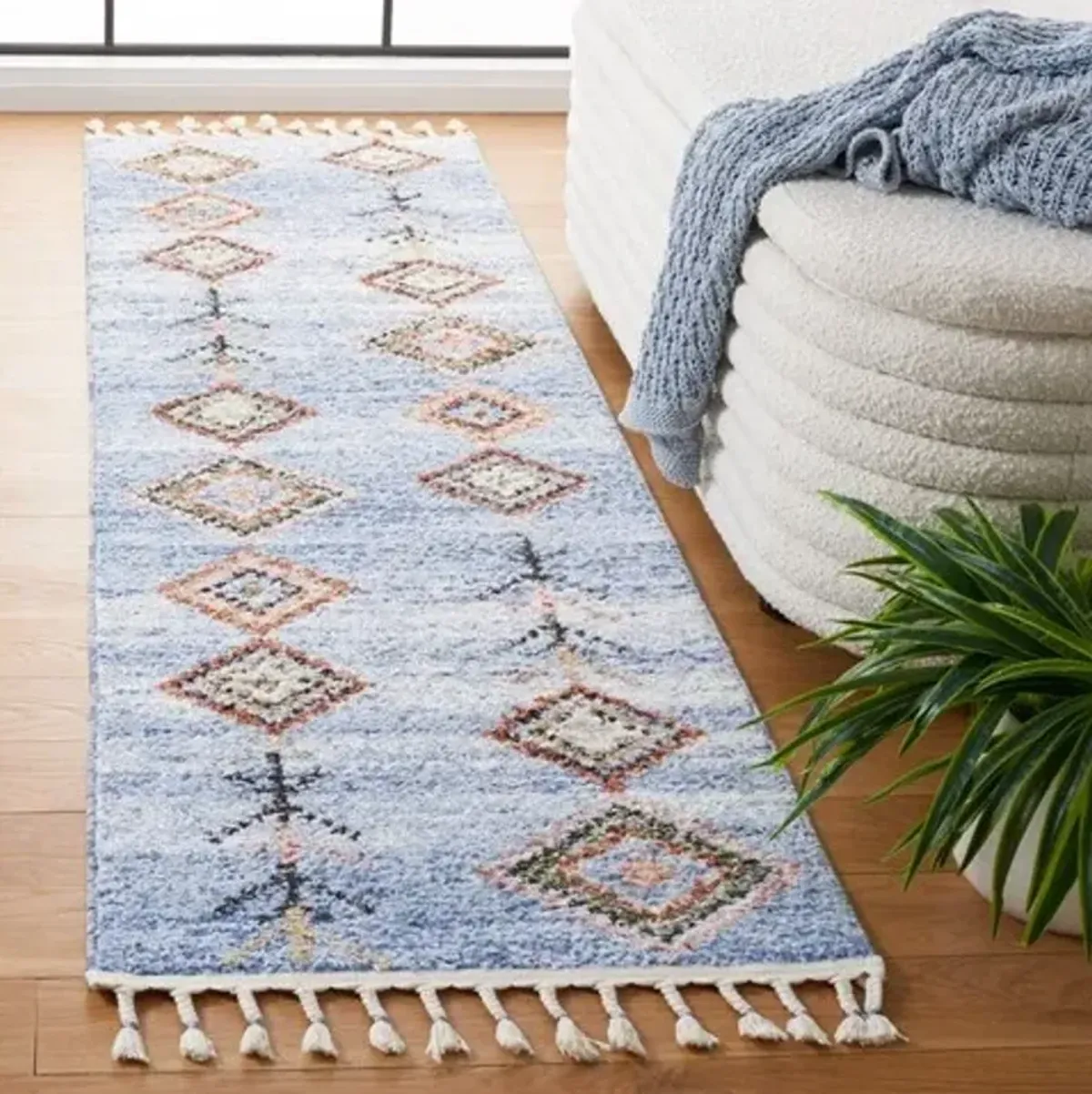 CHAPEL 402 2'-2' X 8' Runner Rug