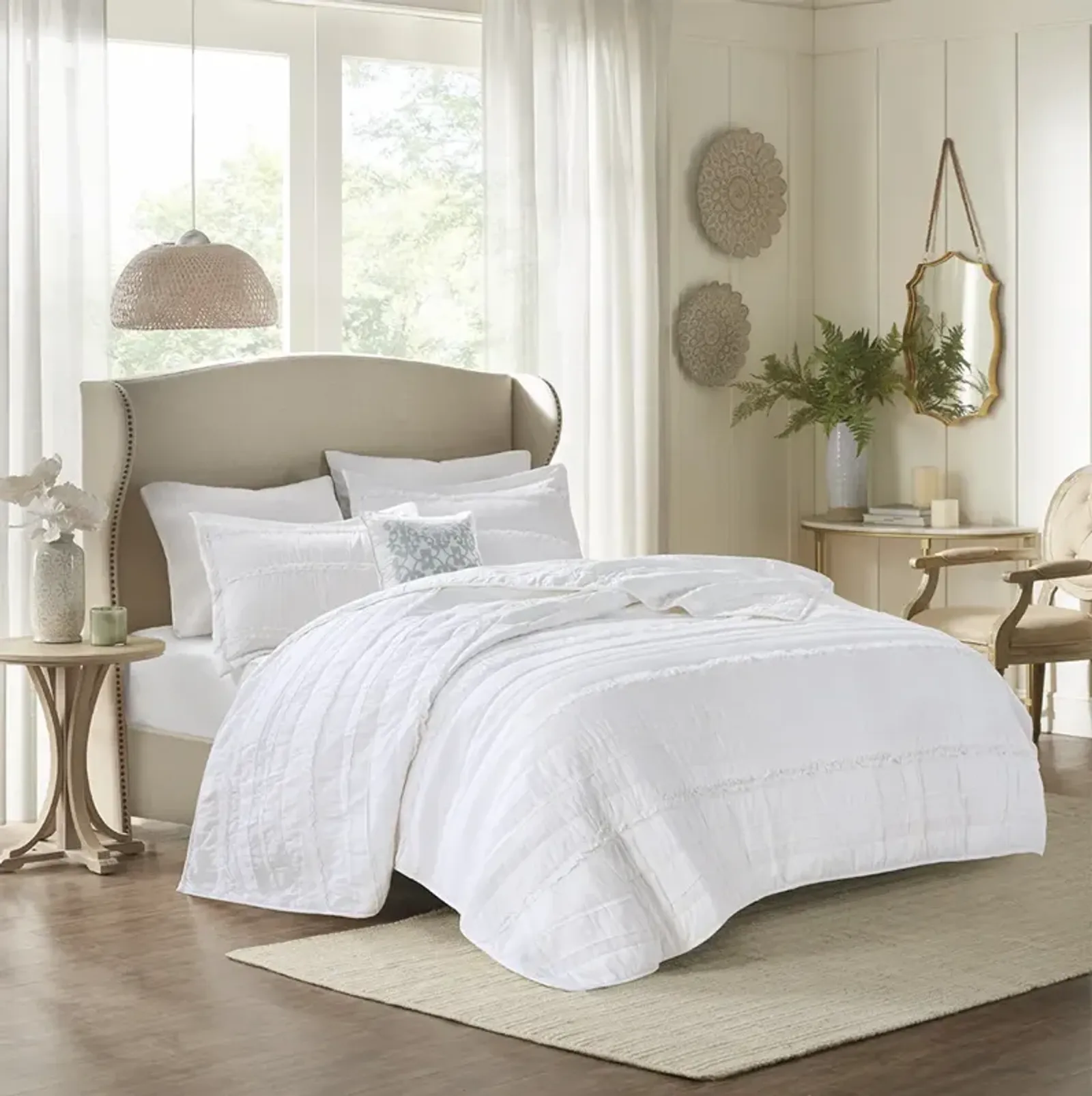 Madison Park Celeste White 4 Piece Reversible Ruffle Quilt Set with Throw Pillow