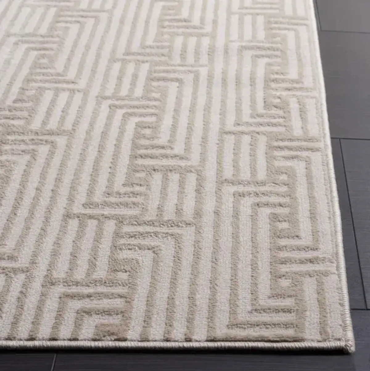 SAYLOR 102 Beige 2' X 8' Runner Rug