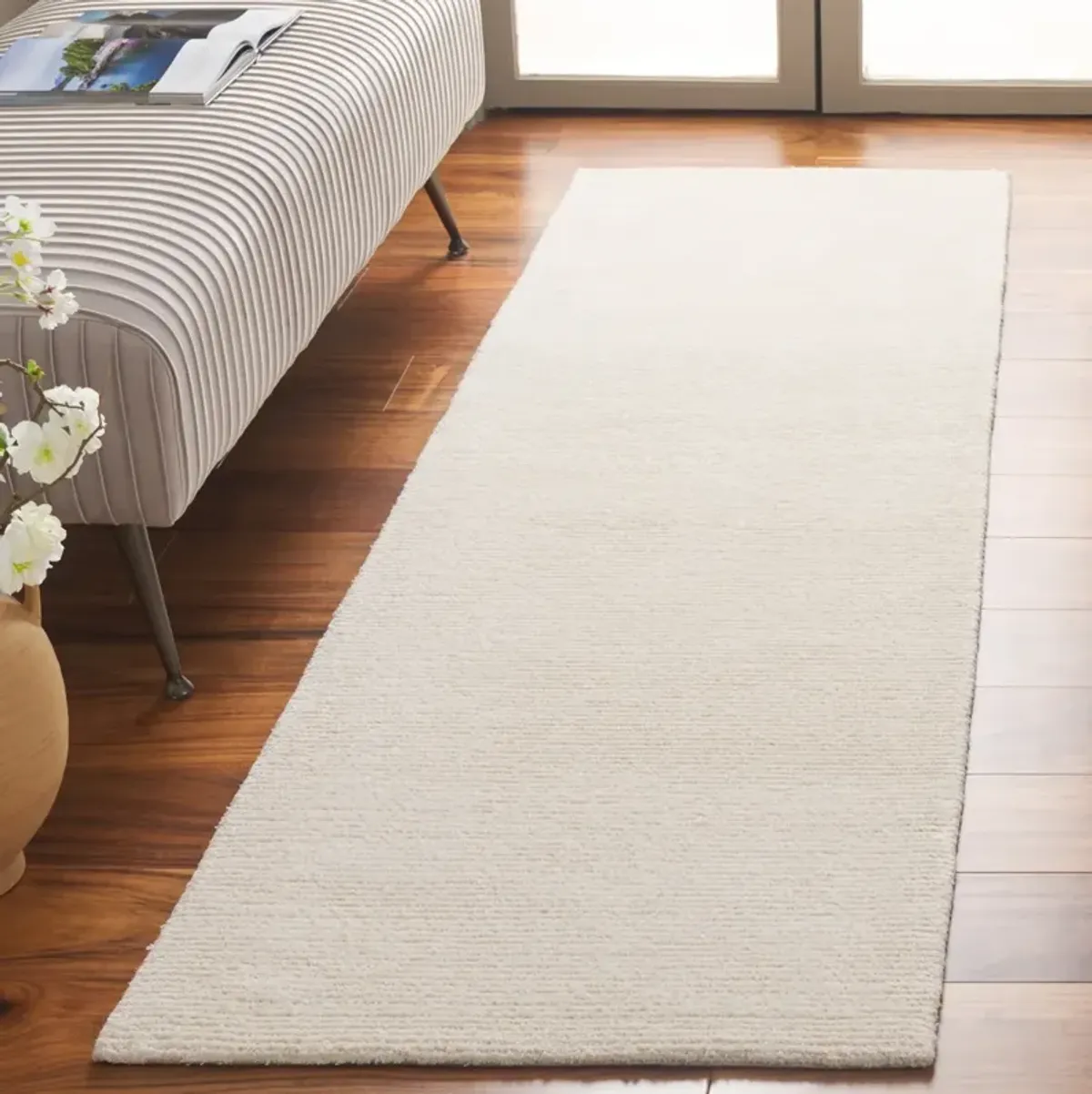 MIRAGE 375 IVORY 2'-3' x 8' Runner Rug