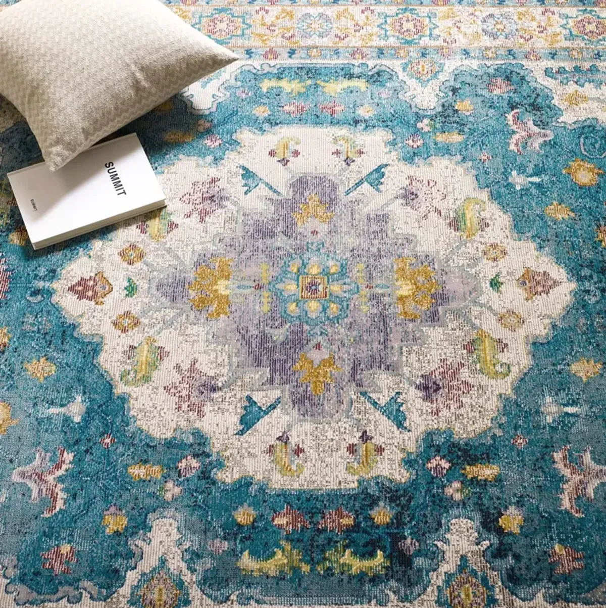 Success Anisah Distressed Floral Persian Medallion 8x10 Area Rug