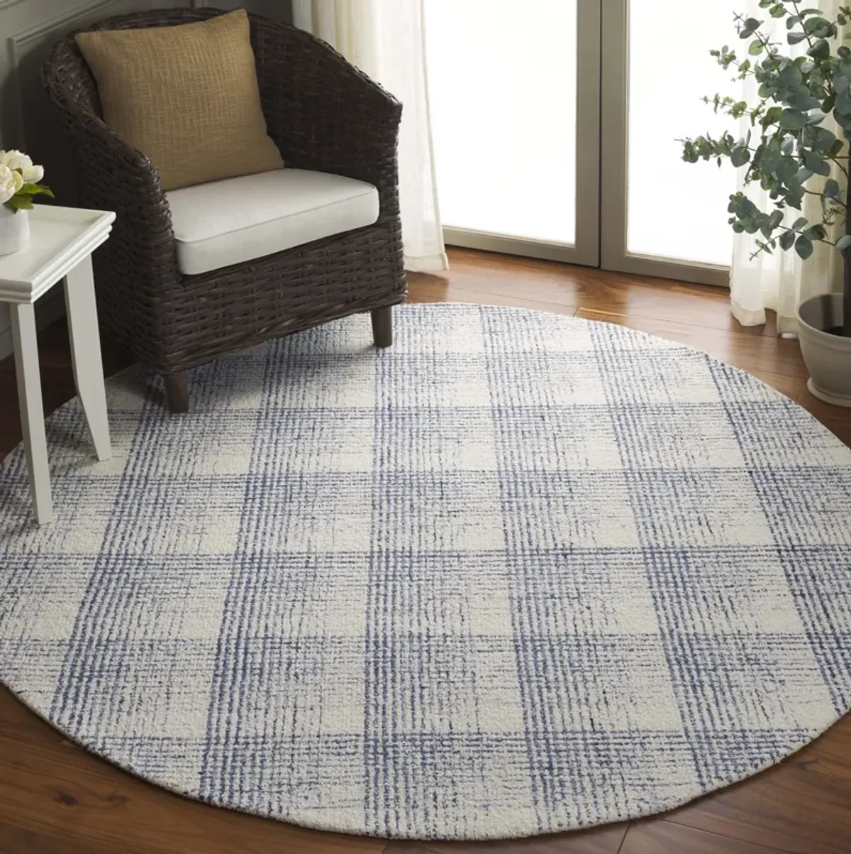 EBONY Hand Tufted 6' x 6' Round area rug