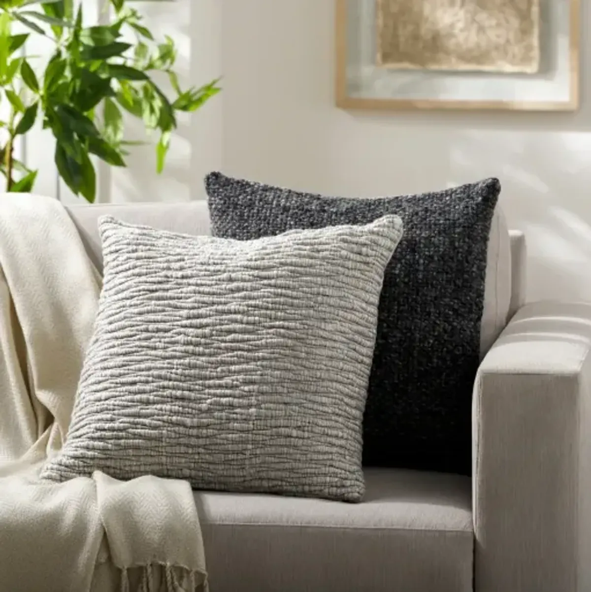 Elowyn EYN-002 18"L x 18"W Accent Pillow