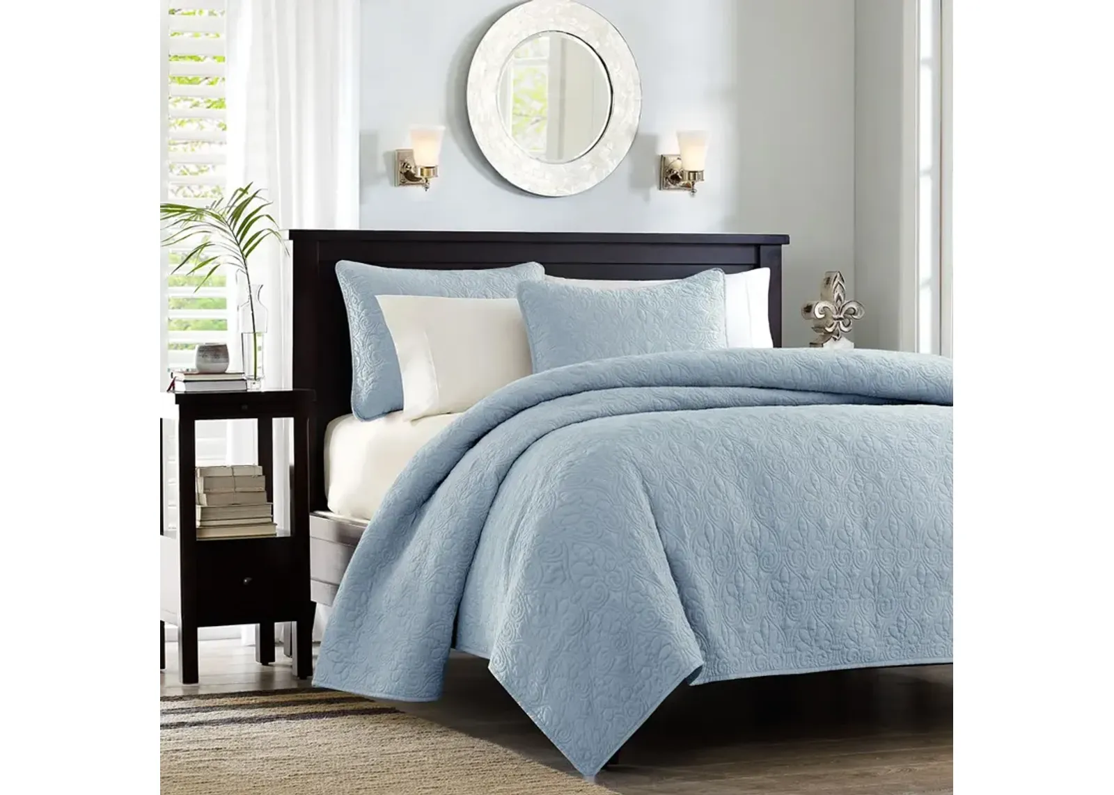 Madison Park Quebec Blue Reversible Quilt Set