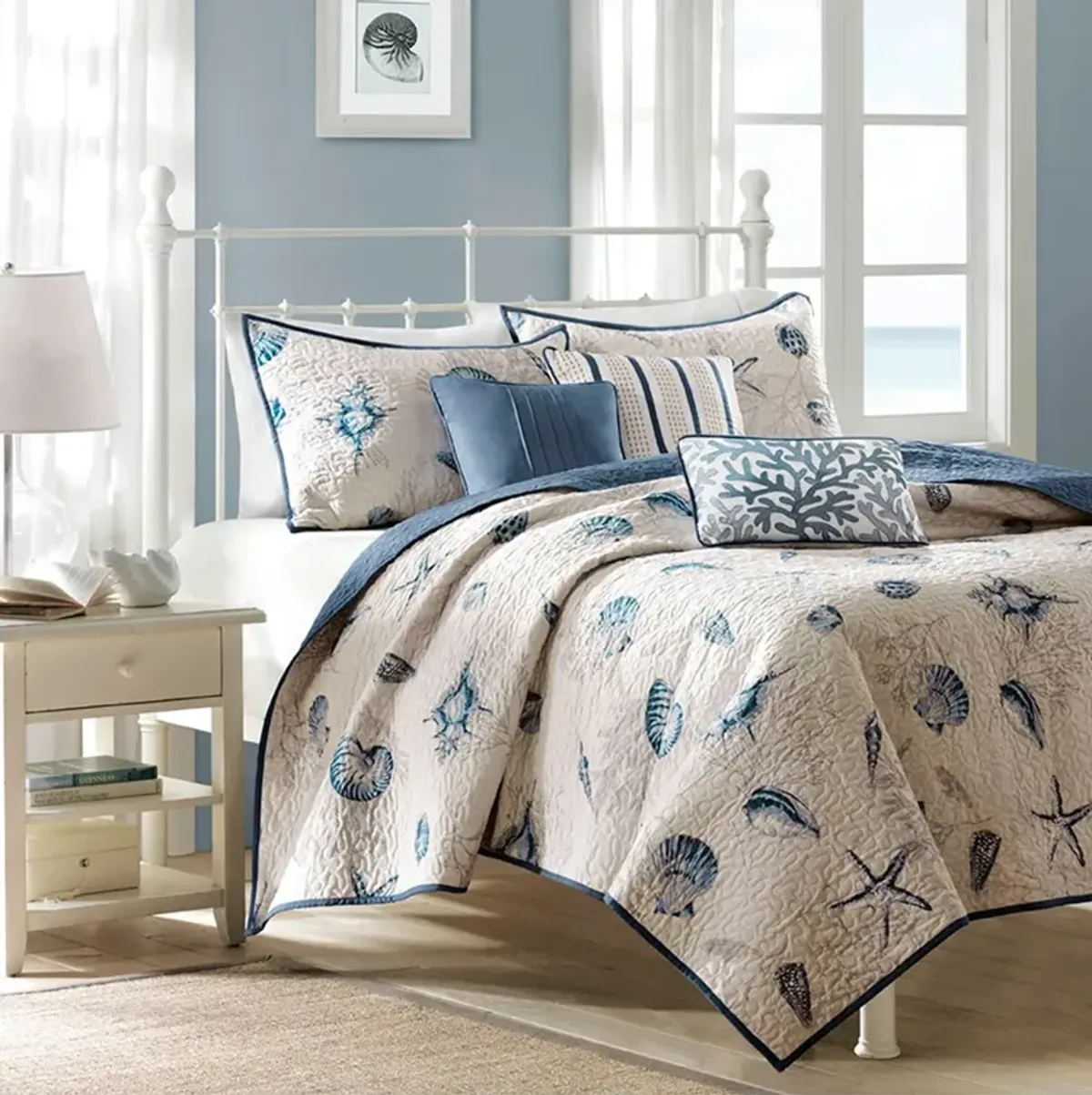 Madison Park Bayside Blue Quilt Set with Throw Pillows