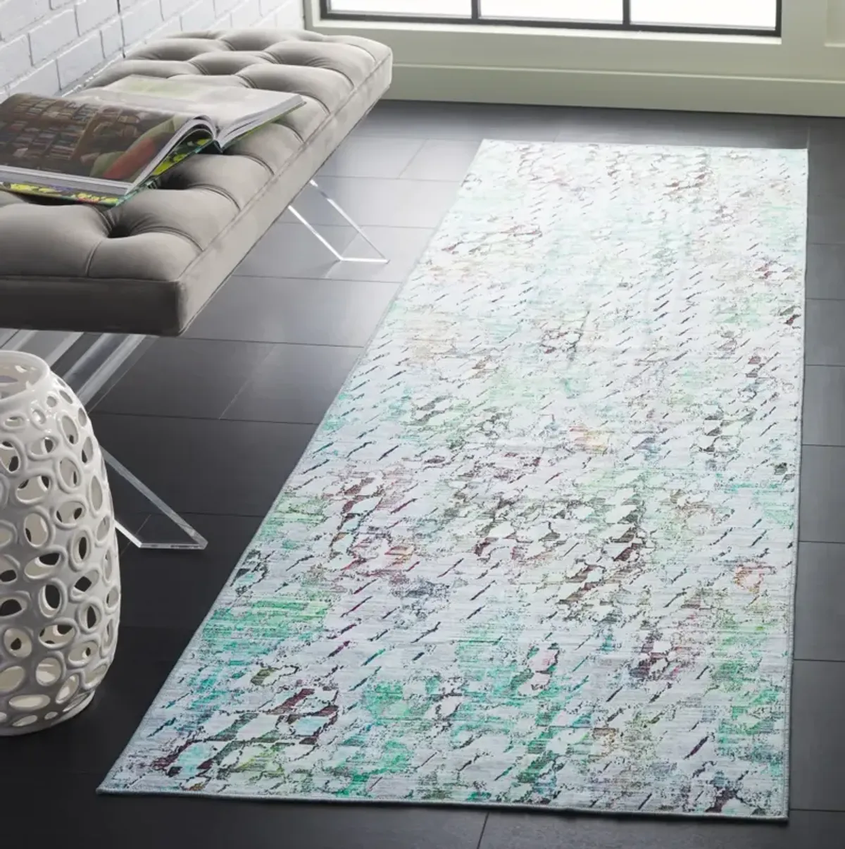 MALIBU 913 GREY  2'-6' x 8' Runner Rug