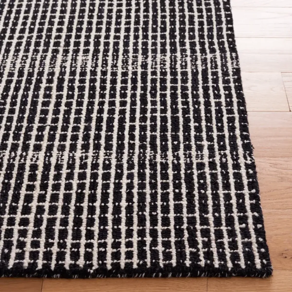 ABSTRACT 482 BLACK  2'-3' x 4' Accent Rug