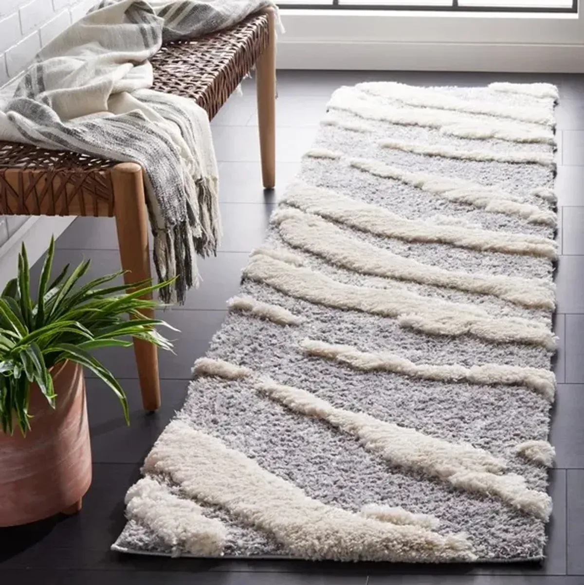 HI-LO SHAG 204 Grey  2'-2' X 8' Runner Rug