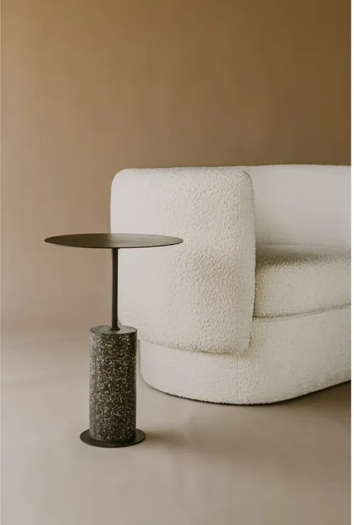 LILLITH ACCENT TABLE