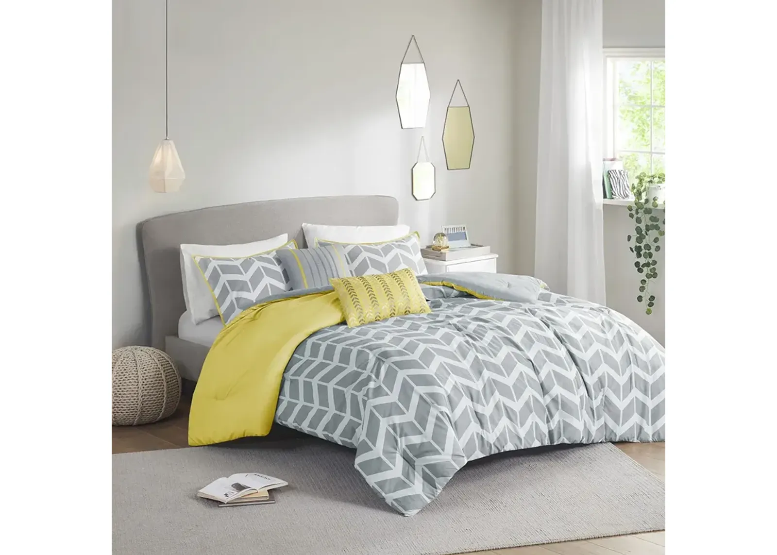 Intelligent Design Nadia Yellow Comforter Set