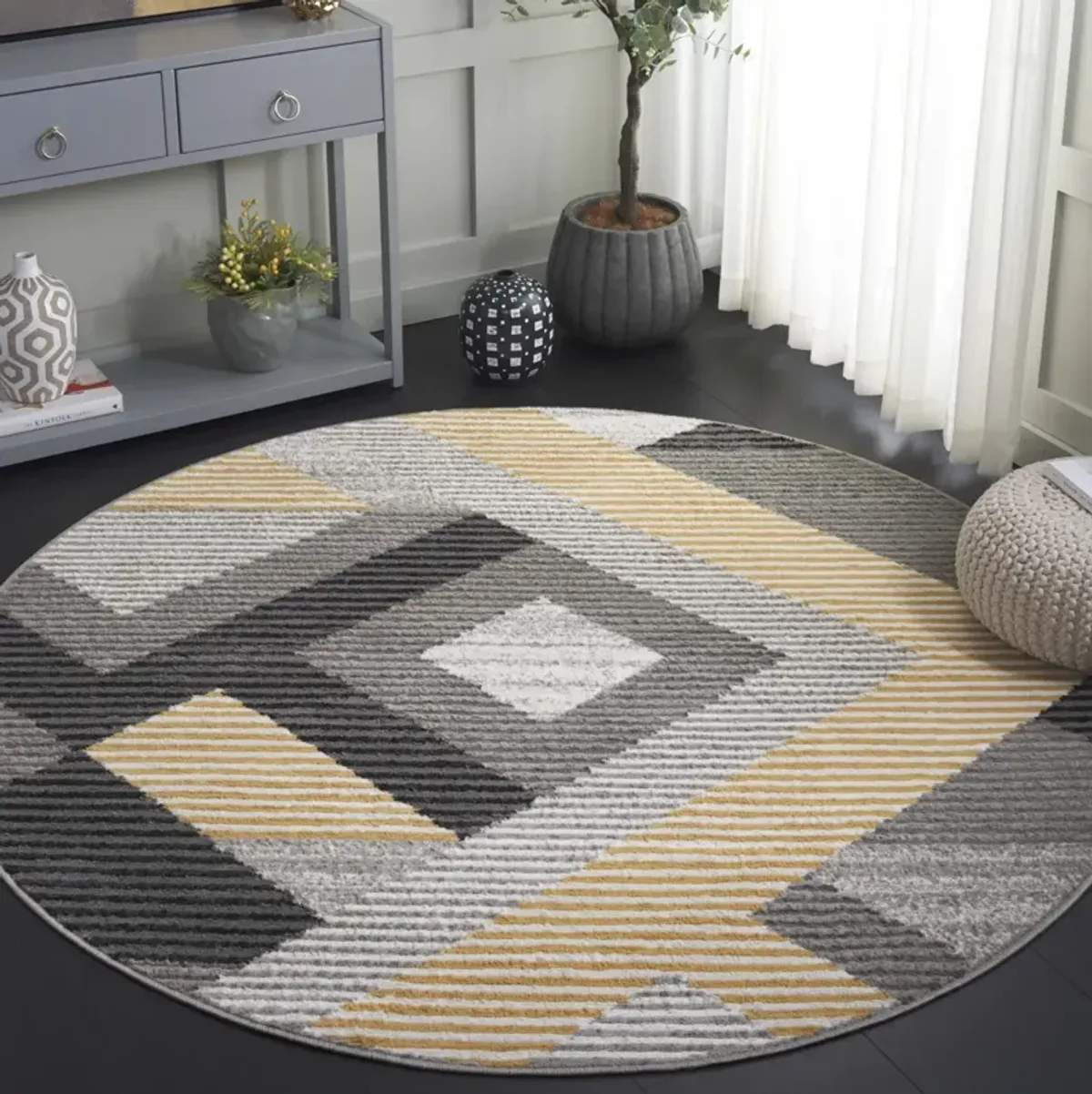 PYRAMID 240 GREY  6'-7' x 6'-7' Round Round Rug