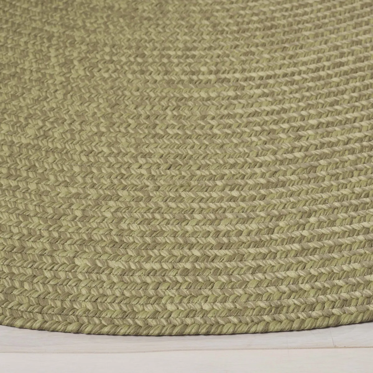 BRAIDED Hand Woven 6' x 6' Round area rug