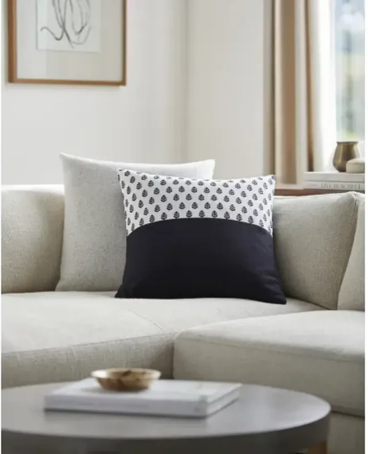 Chromatique CTQ-001 18"L x 18"W Accent Pillow