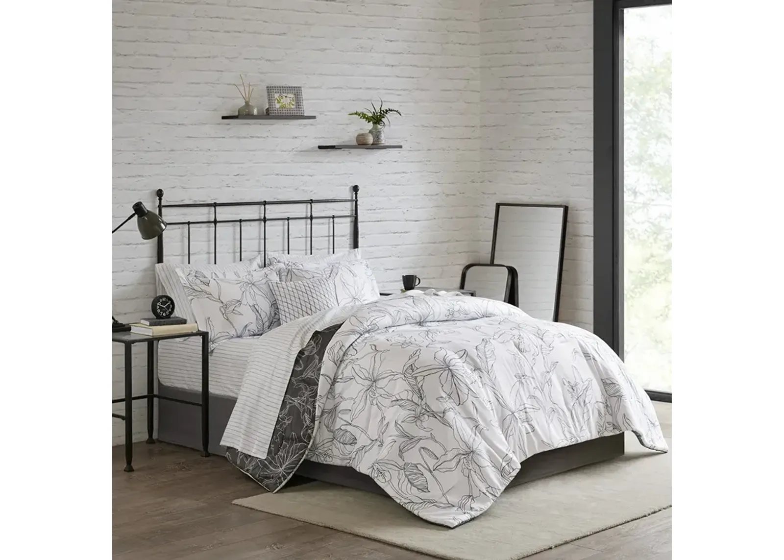 Madison Park Essentials Lilia White/ Charcoal 9 Piece Reversible Comforter Set with Cotton Bed Sheets