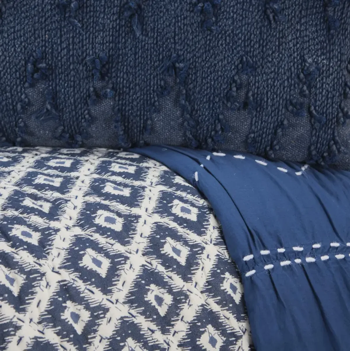 Gemma Queen Medallion Navy Quilt