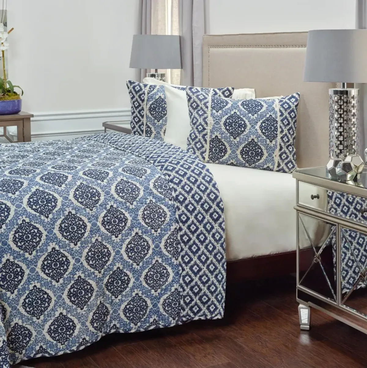 Gemma Queen Medallion Navy Quilt