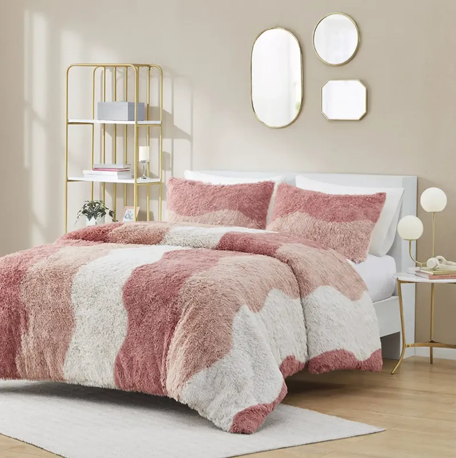 Intelligent Design Cassie Blush Multi Ombre Shaggy Faux Fur Comforter Set