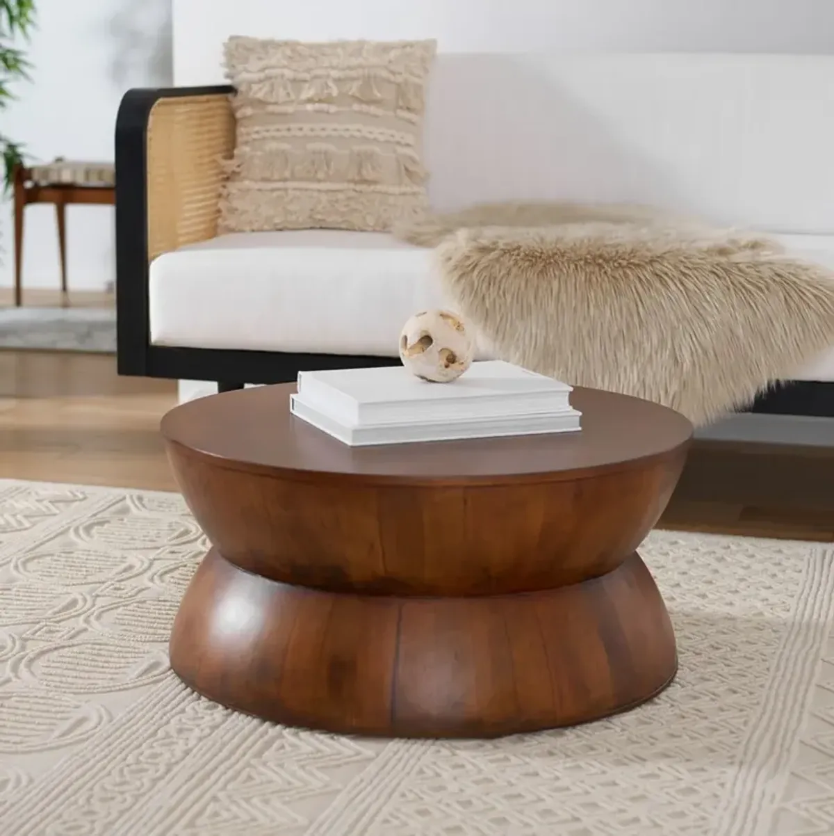 ALECTO ROUND COFFEE TABLE