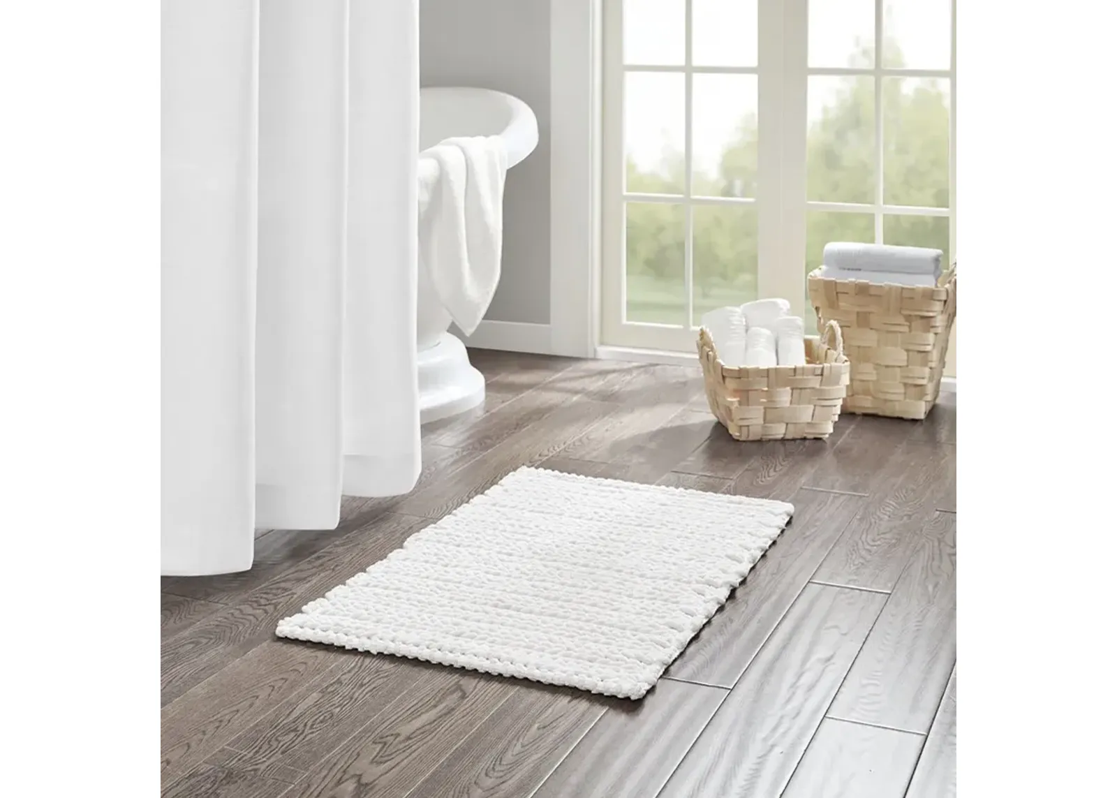 Madison Park Lasso White 100% Cotton Chenille Chain Stitch Rug