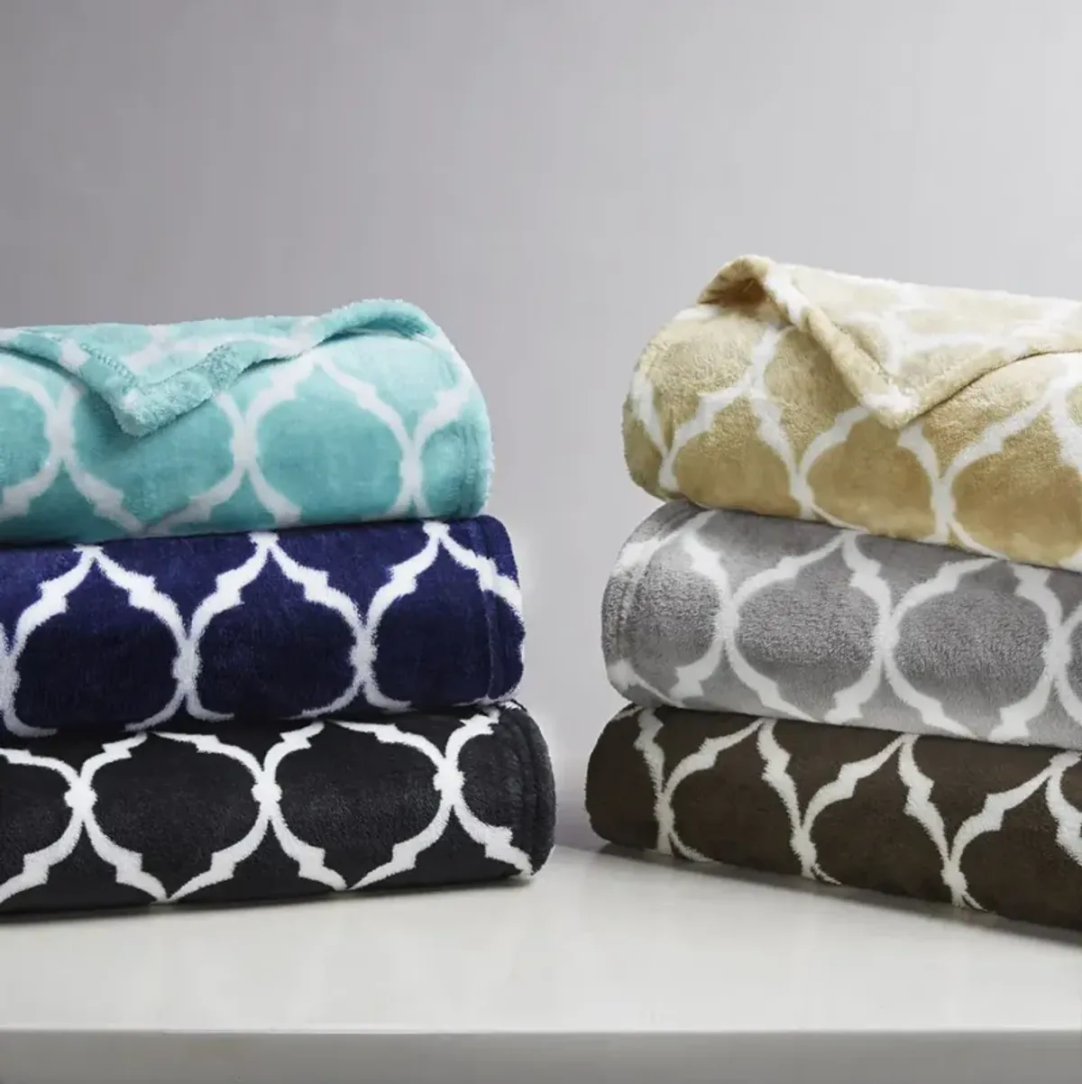 Madison Park Ogee Aqua Oversized Throw