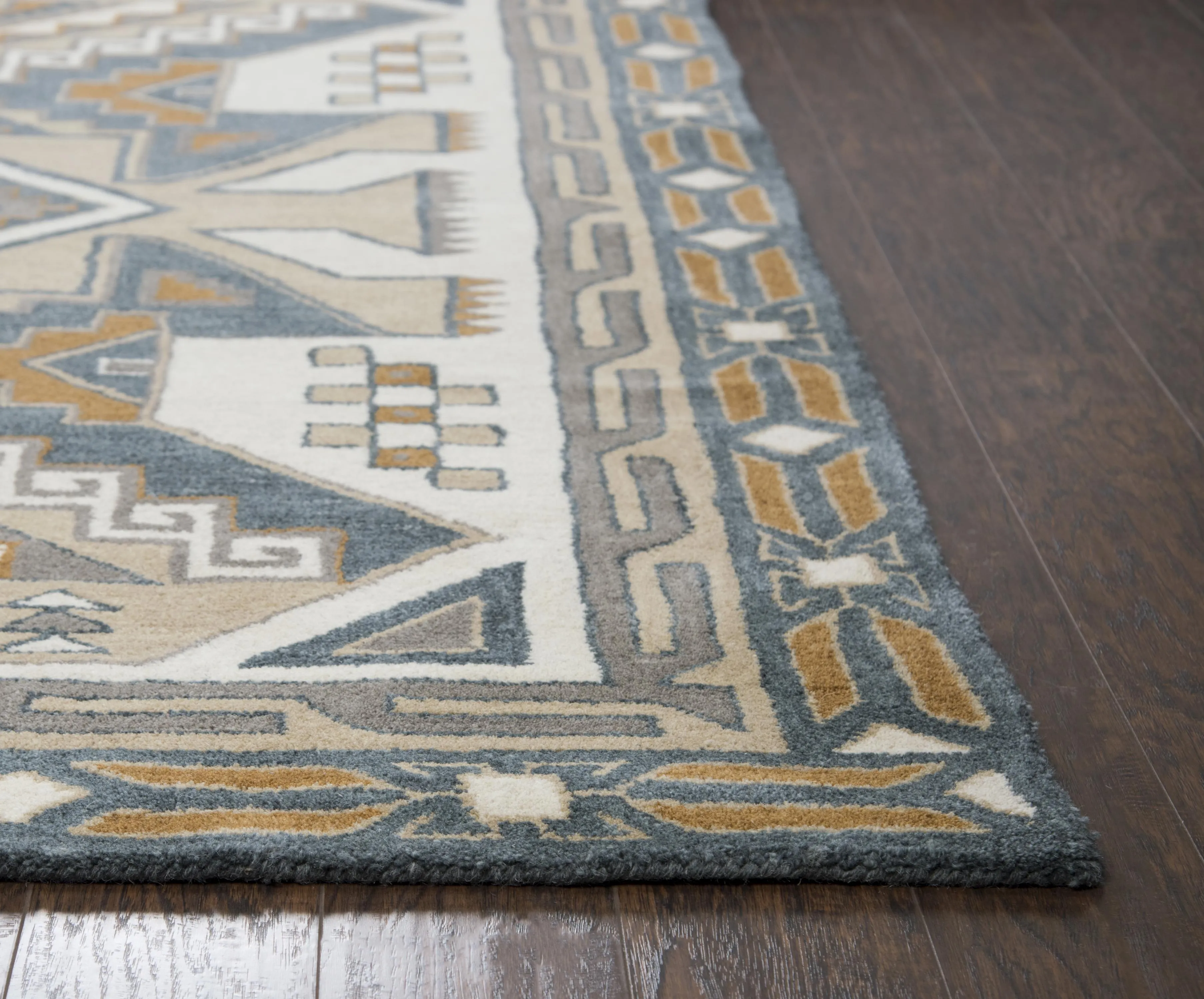 Southwest Gray/Tan Southwest/Tribal Wool 2'6" x 8' Runner Rug