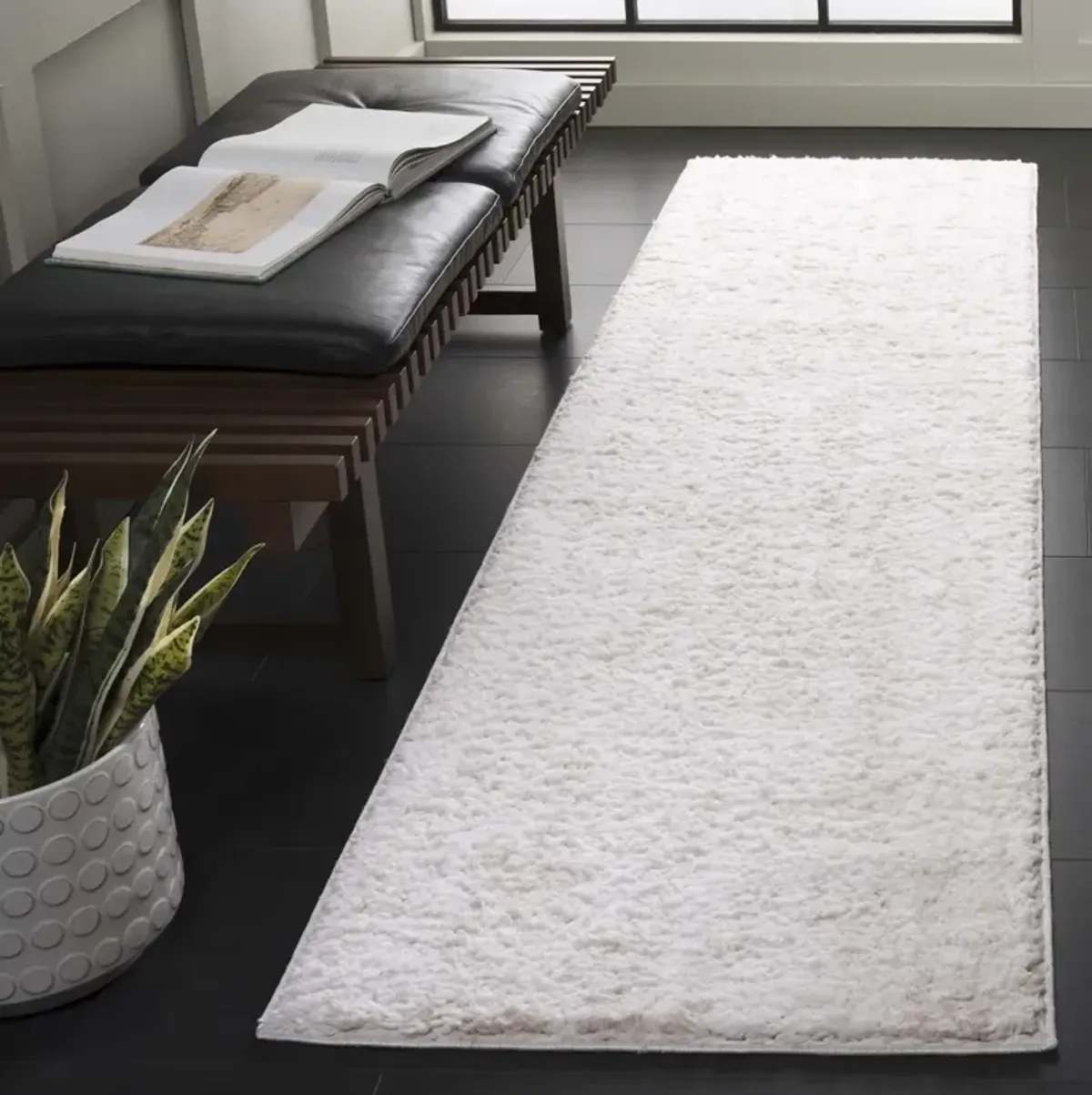 RUMI SHAG 124 IVORY  2'-2' x 8' Runner Rug