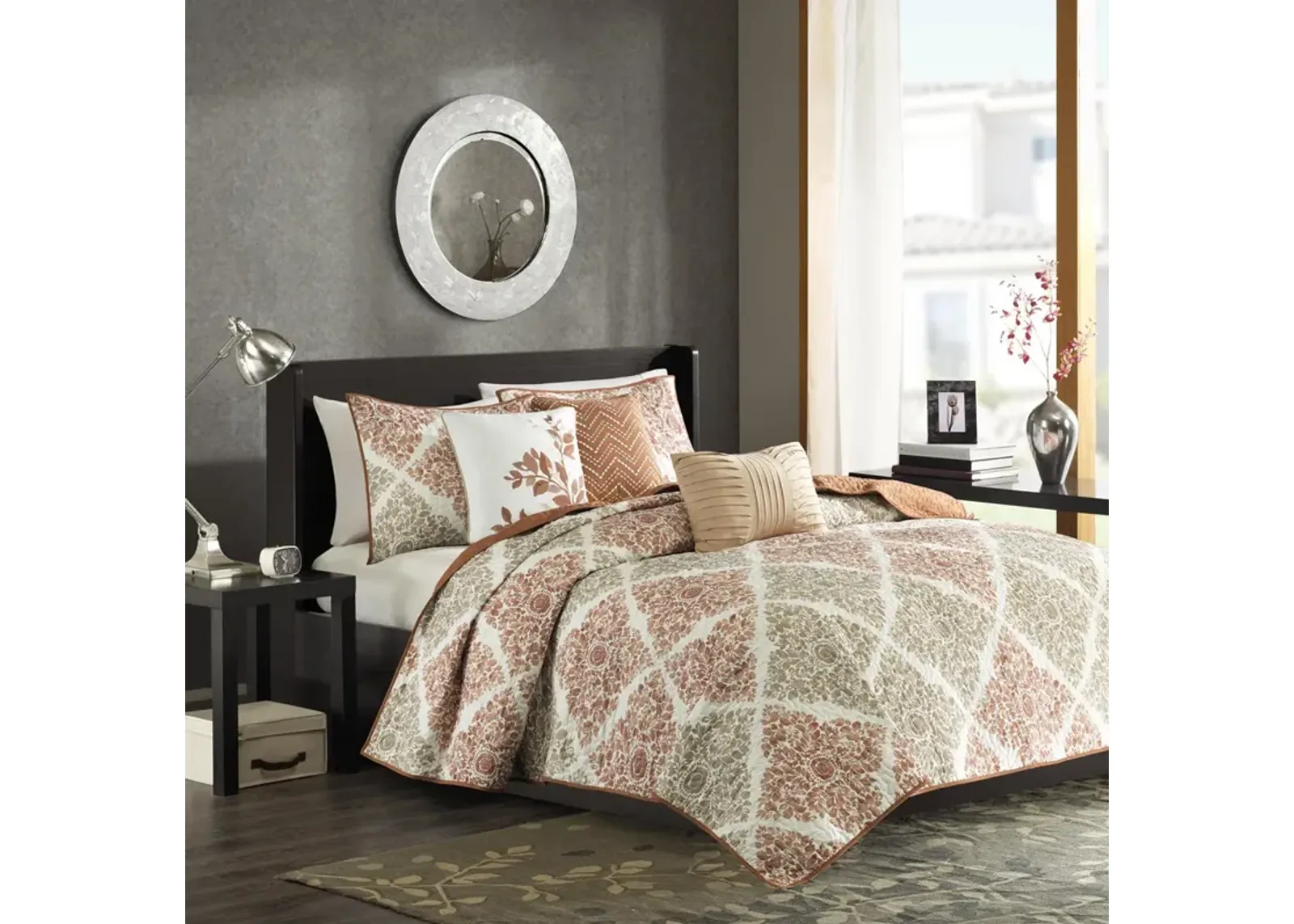 Madison Park Claire Multi 6 Piece Printed Quilt Set with Throw Pillows