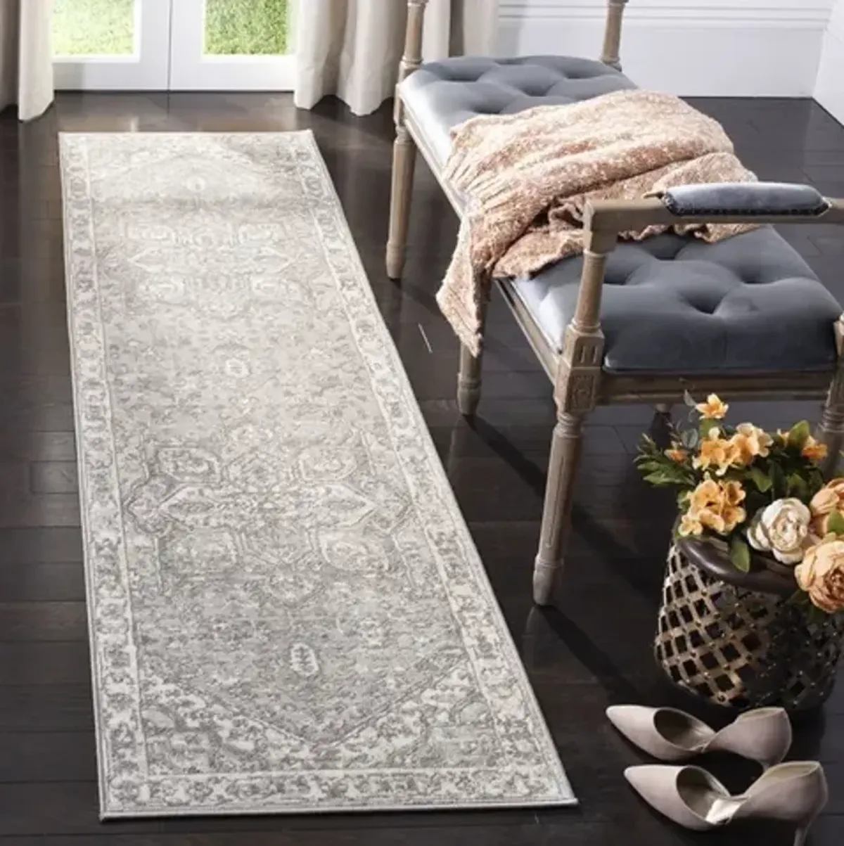 Brentwood 852 Cream / Grey 2' X 4' Accent Powerloomed Rug