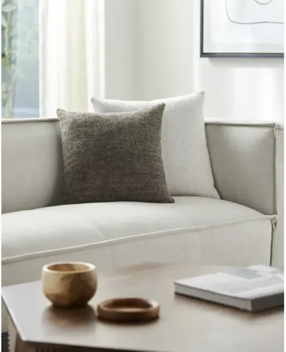 Ronnie RNI-004 22"L x 22"W Accent Pillow  - Poly Insert
