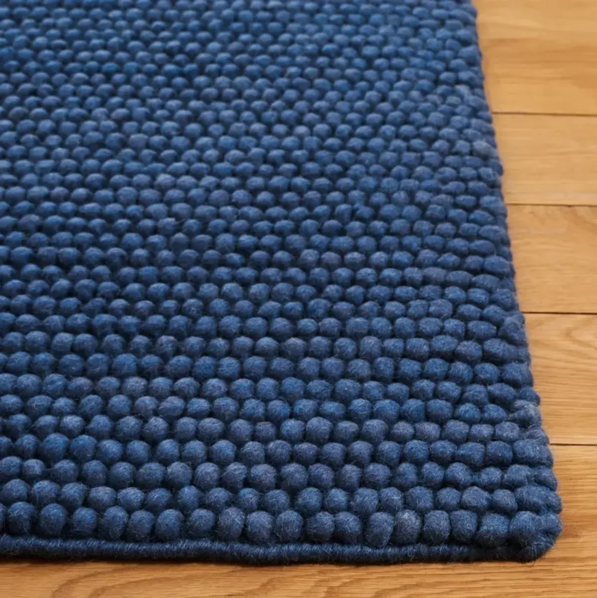 NATURA 620 NAVY  2'-3' x 8' Runner Rug