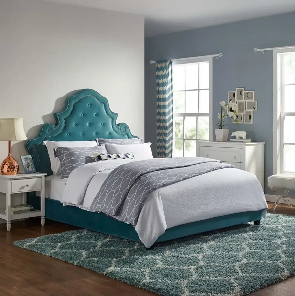 Valentina Queen Tufted Nailhead Performance Velvet Platform Bed