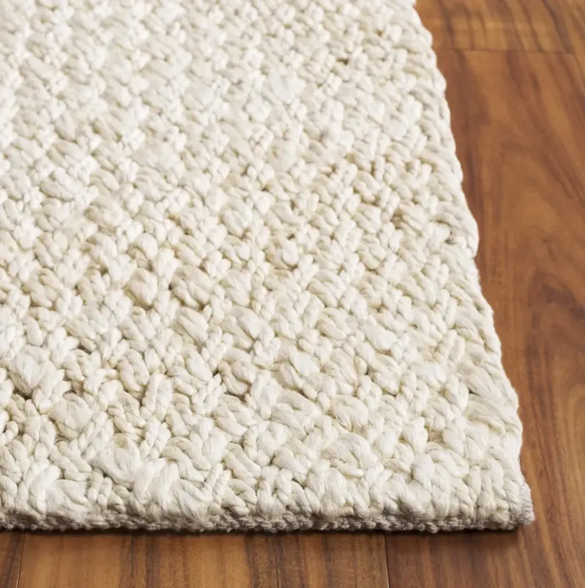 NATURAL FIBER 876 BLEACH  2'-3' x 8' Runner Rug