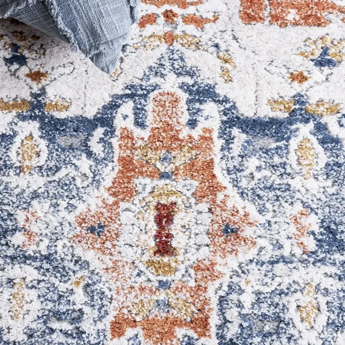 LUNA 102 IVORY  2'-2' x 9' Runner Rug