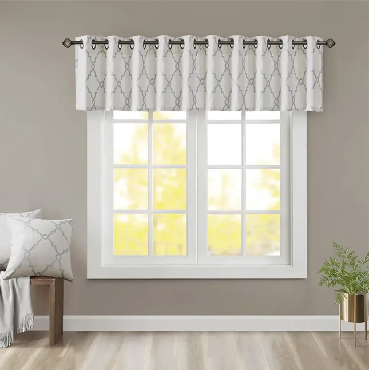 Madison Park Saratoga Ivory/Grey Fretwork Print Grommet Top Window Valance