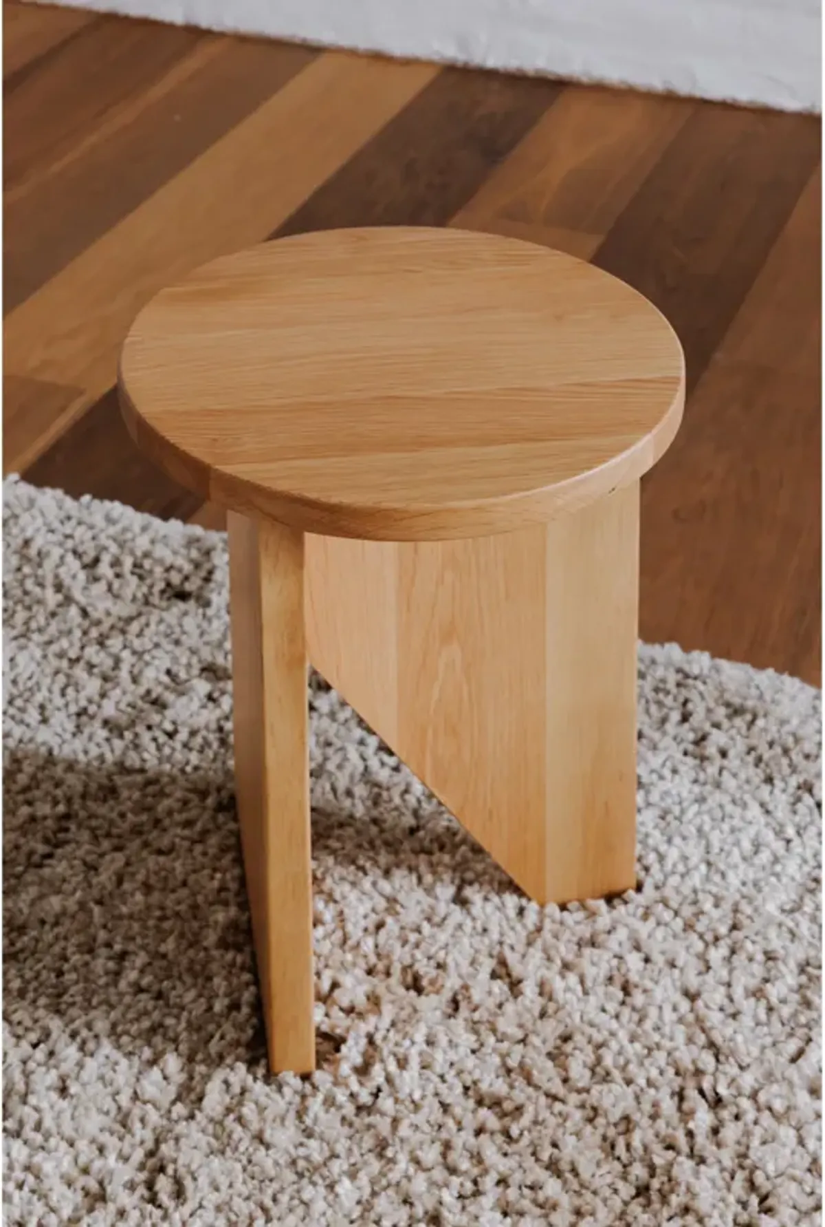 GRACE ACCENT TABLE NATURAL OAK