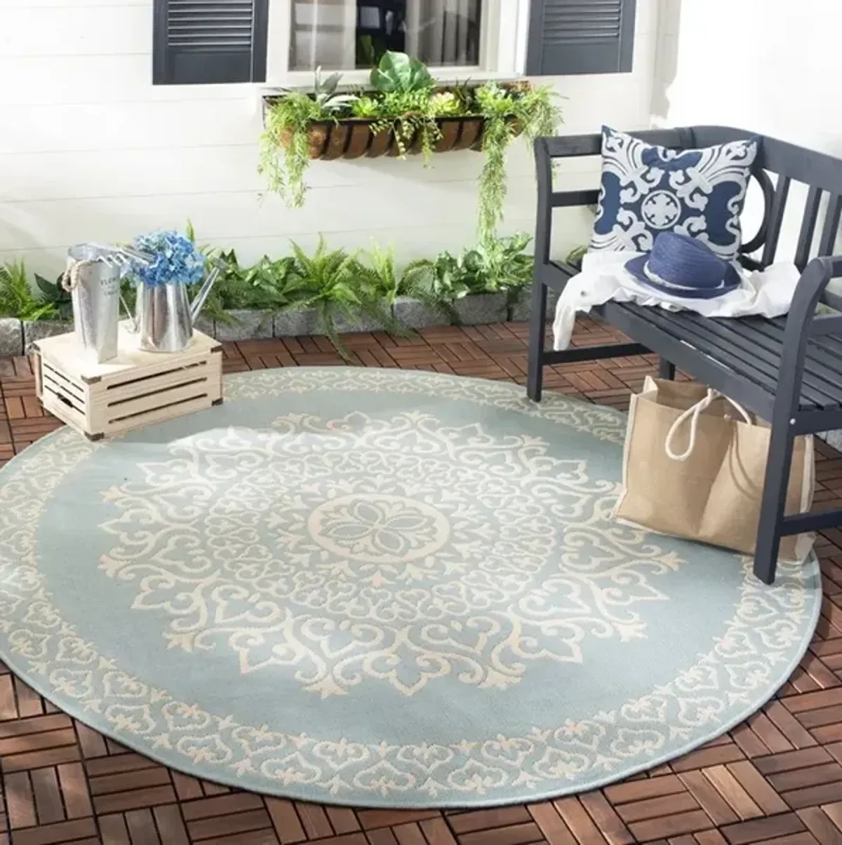 Safavieh BEACH HOUSE Collection BHS183L-6R Cream / Aqua 6'-7" X 6'-7" Round