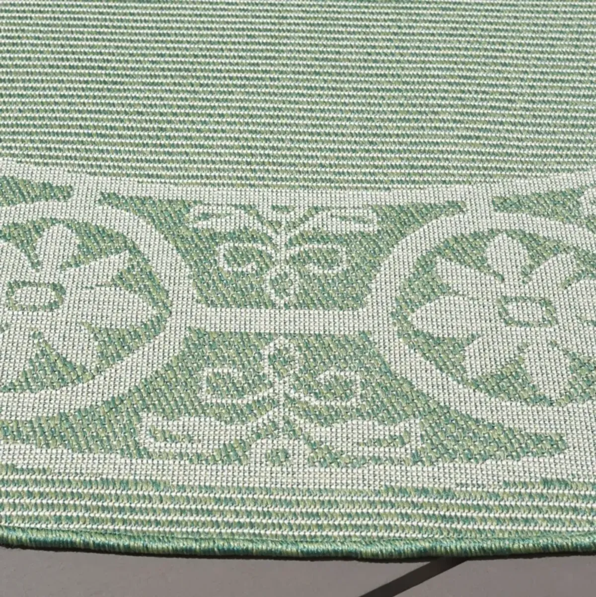 BERMUDA 838 GREEN  6'-7' X 6'-7' Round Round Rug