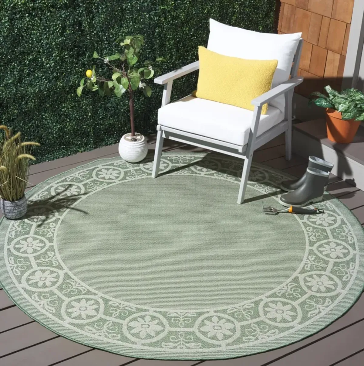 BERMUDA 838 GREEN  6'-7' X 6'-7' Round Round Rug